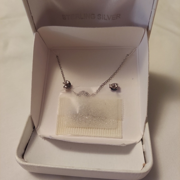 SS Lab Cr Opal & Lab Wht Sapphire necklace set - Picture 2 of 3